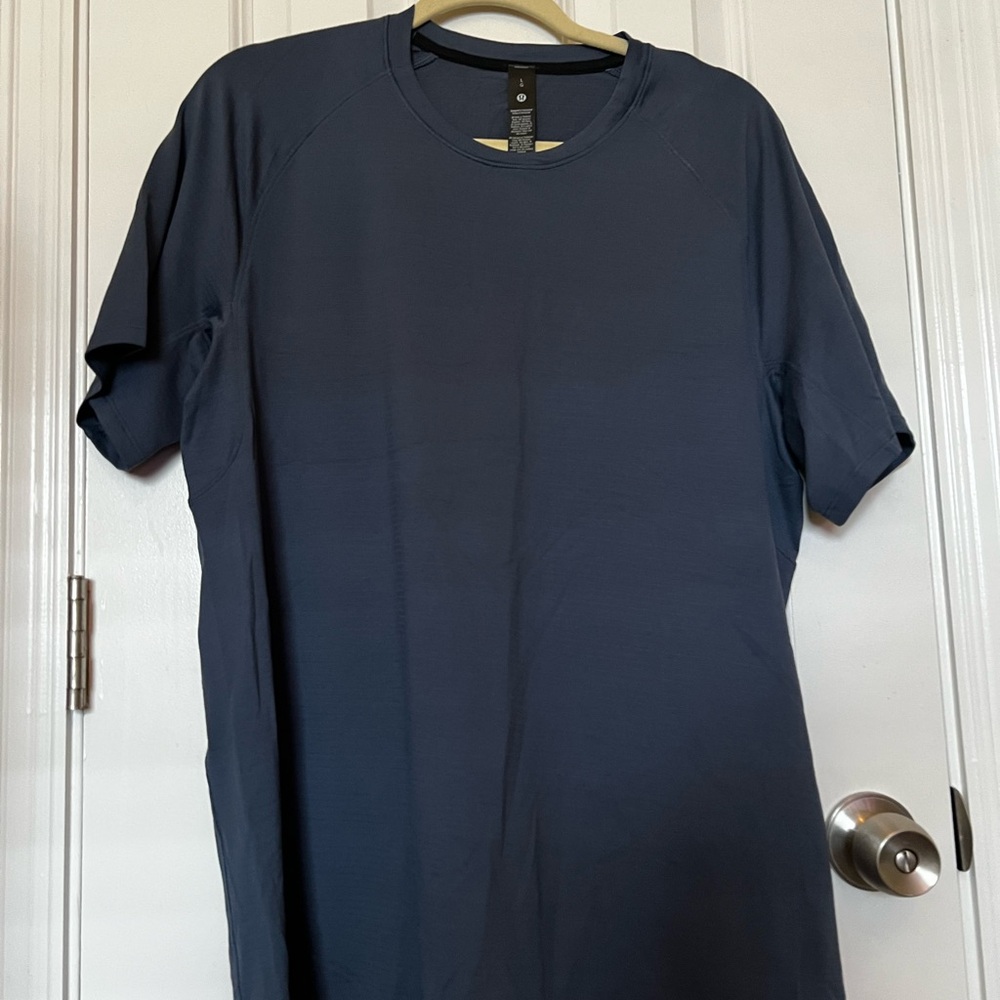 lululemon athletica license to train Dark Blue Short Sleeve Tee
